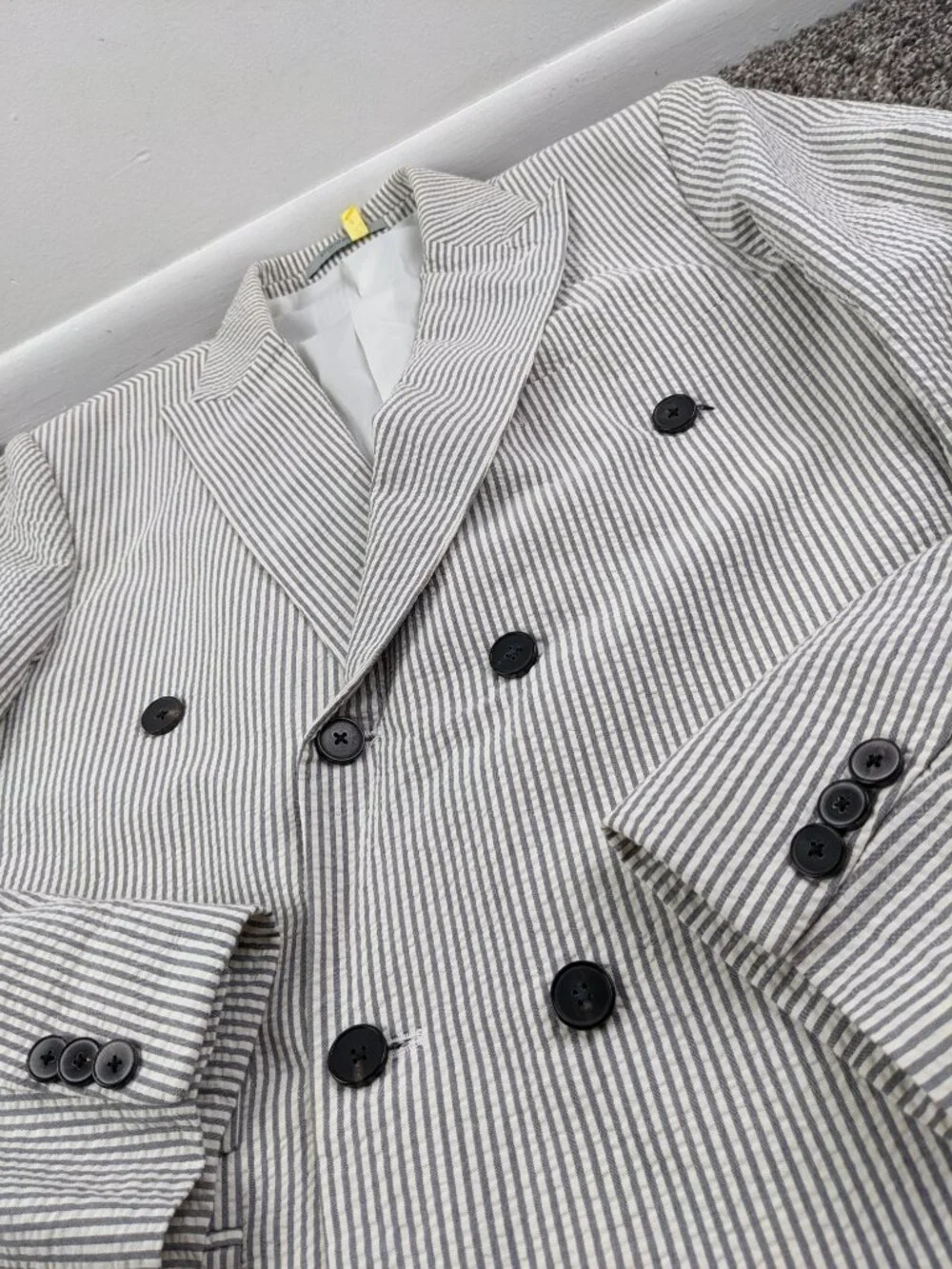 Studiosuits Sport Coat 42R Seersucker Double Breasted Peak Lapel Gray Striped